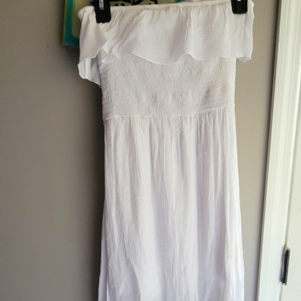 Amy Byer White strapless dress